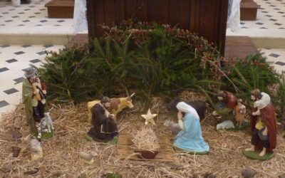 Installation de la crèche à l&rsquo;église de Douains